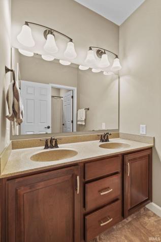713 N Wild Pine Drive Yorktown IN 47396