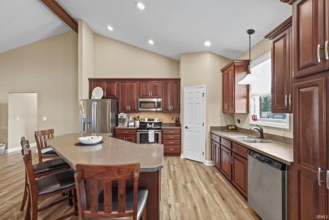 713 N Wild Pine Drive Yorktown IN 47396