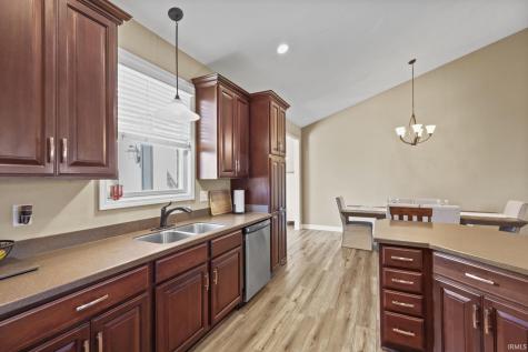 713 N Wild Pine Drive Yorktown IN 47396