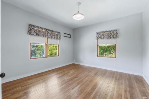 101 Wolcott Street Wolcottville IN 46795