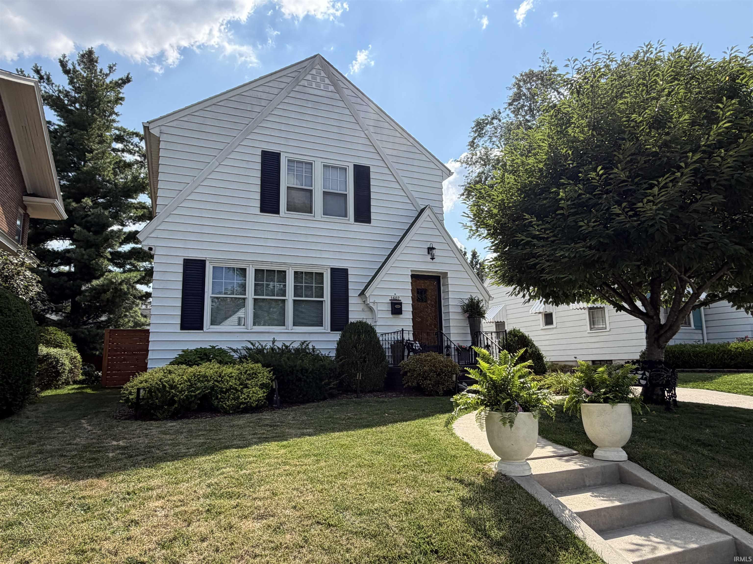 1607 Cherokee Road Fort Wayne IN 46808