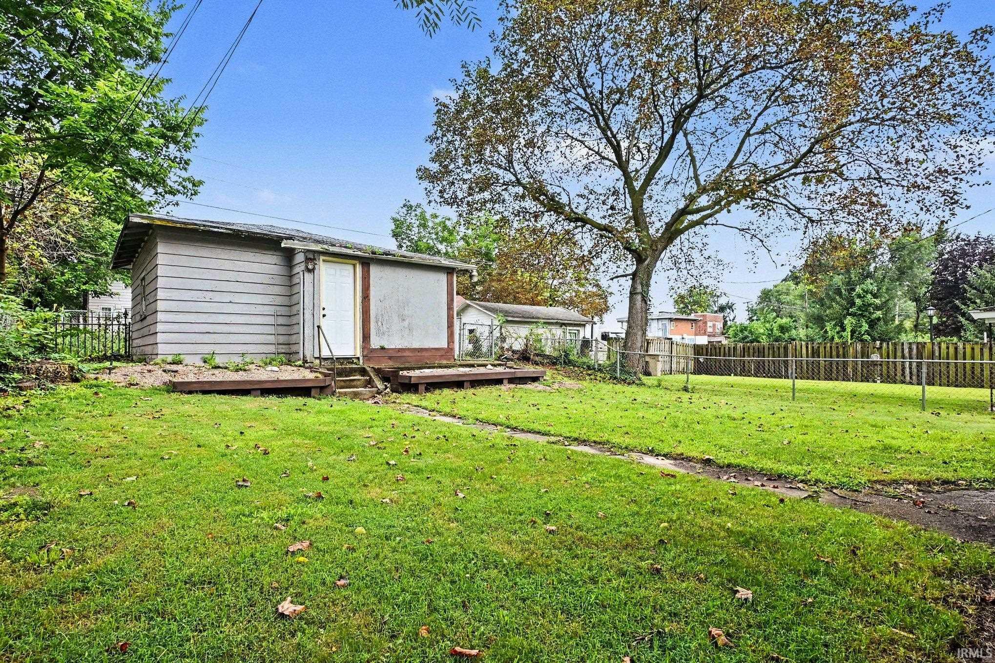 1269 Woodward Avenue South Bend IN 46616
