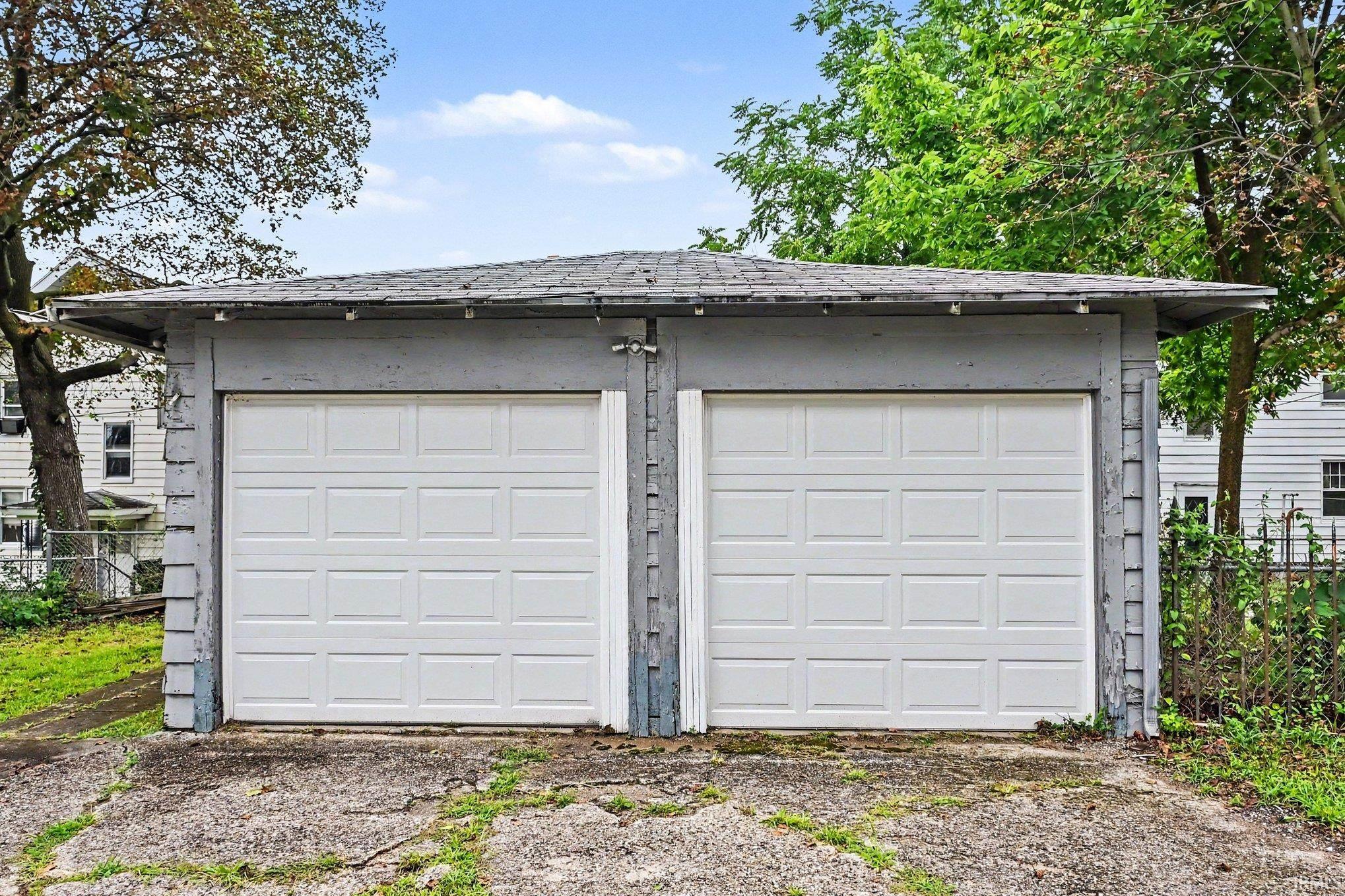 1269 Woodward Avenue South Bend IN 46616
