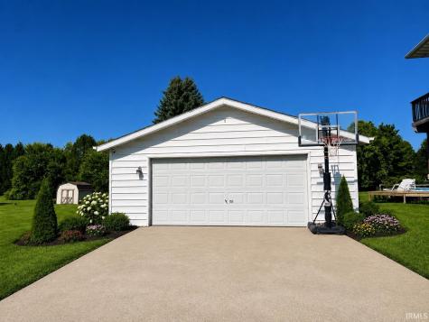 406 Northfield Lane Valparaiso IN 46383