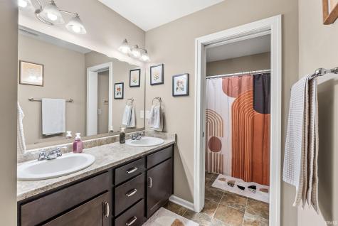 11233 Tall Oak Run Fort Wayne IN 46845