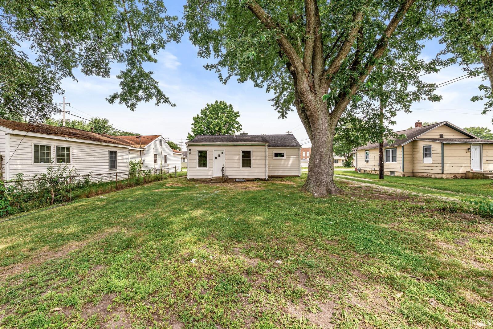 1611 E 4th Street Mishawaka IN 46544