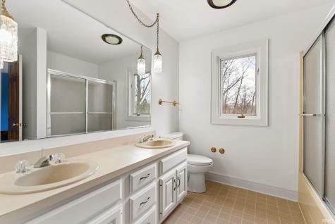 1927 S Hadley Road Fort Wayne IN 46804