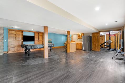 1927 S Hadley Road Fort Wayne IN 46804