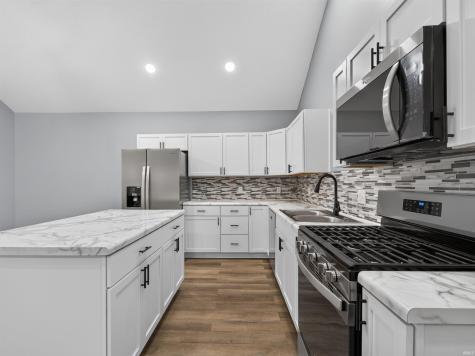 4403 Eagledale Court Fort Wayne IN 46816