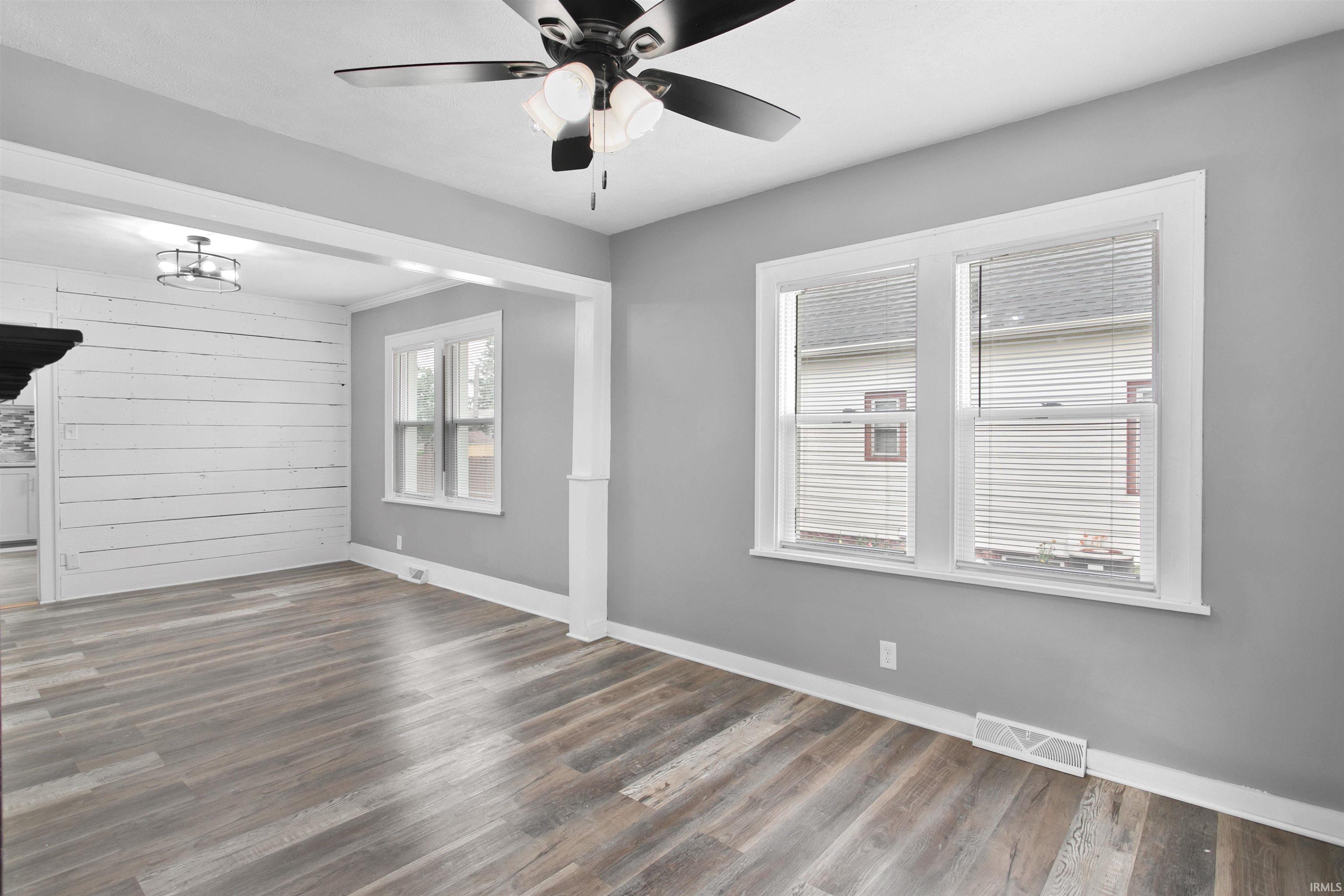 223 Prairie Avenue Mishawaka IN 46544