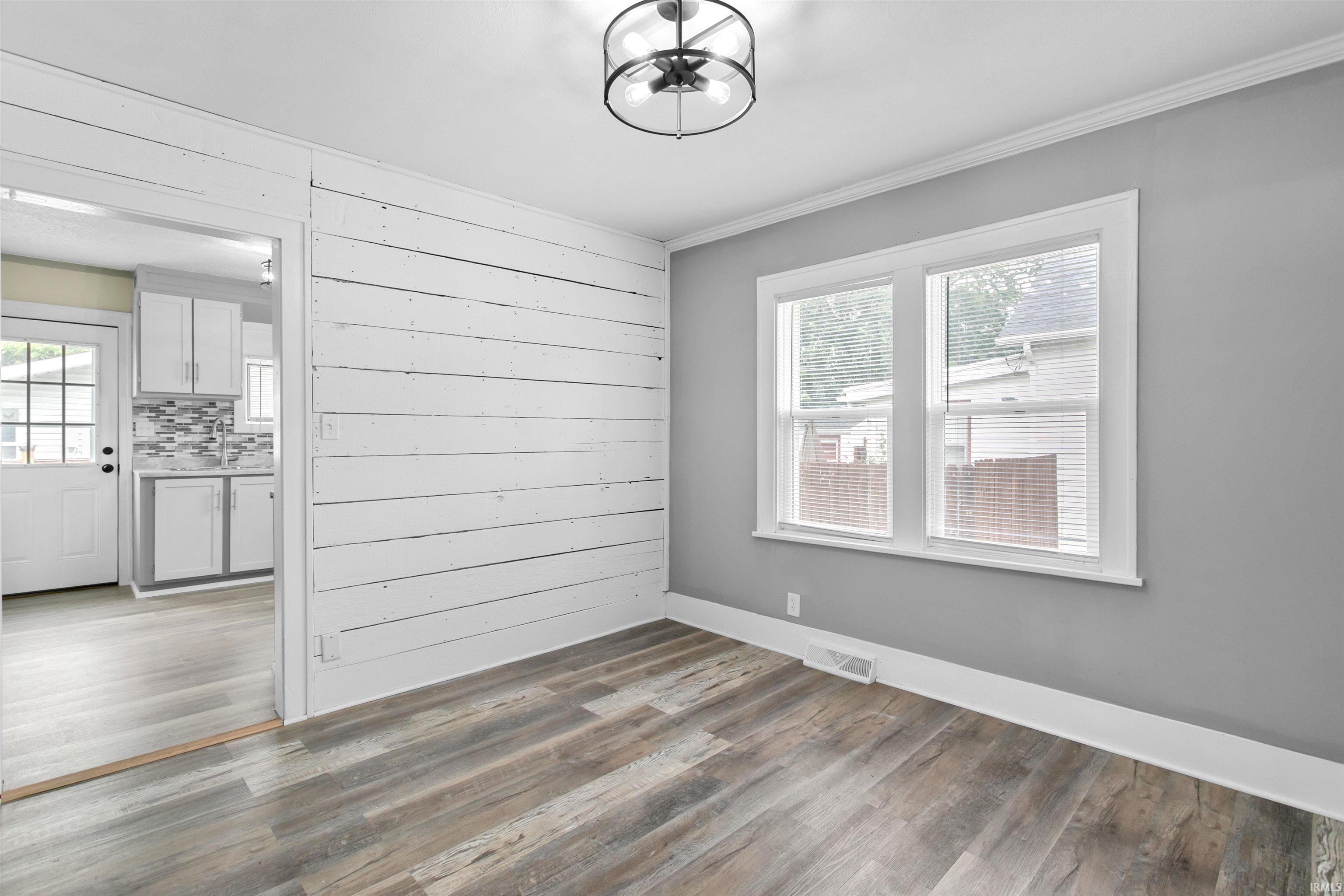 223 Prairie Avenue Mishawaka IN 46544