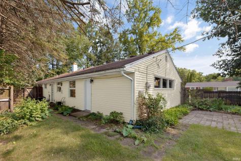 1734 Campeau Street South Bend IN 46617