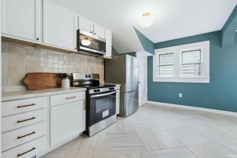 931 Woodview Boulevard Fort Wayne IN 46806
