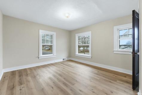 931 Woodview Boulevard Fort Wayne IN 46806