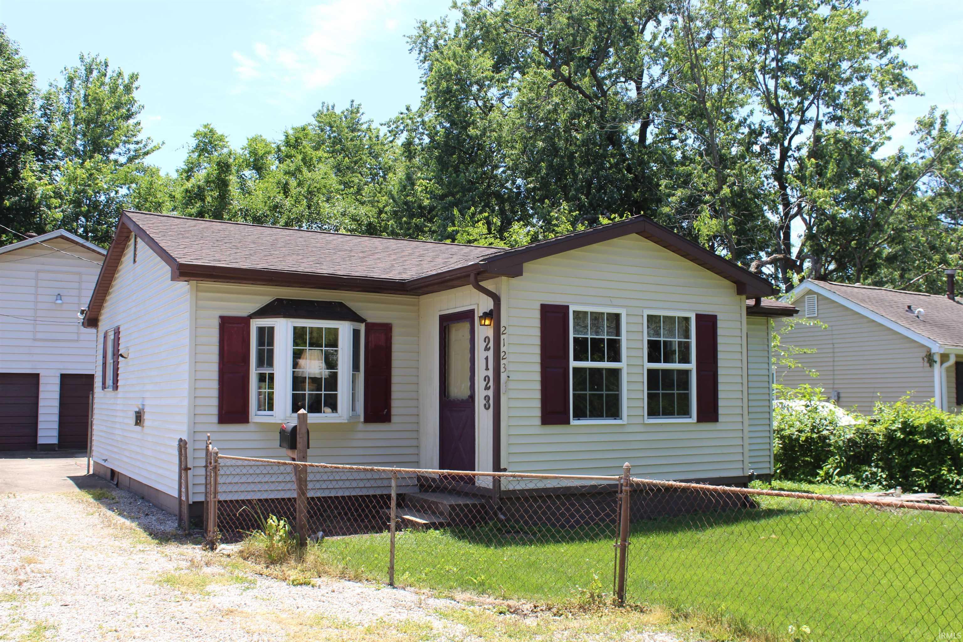 2123 Cass Avenue Evansville IN 47714
