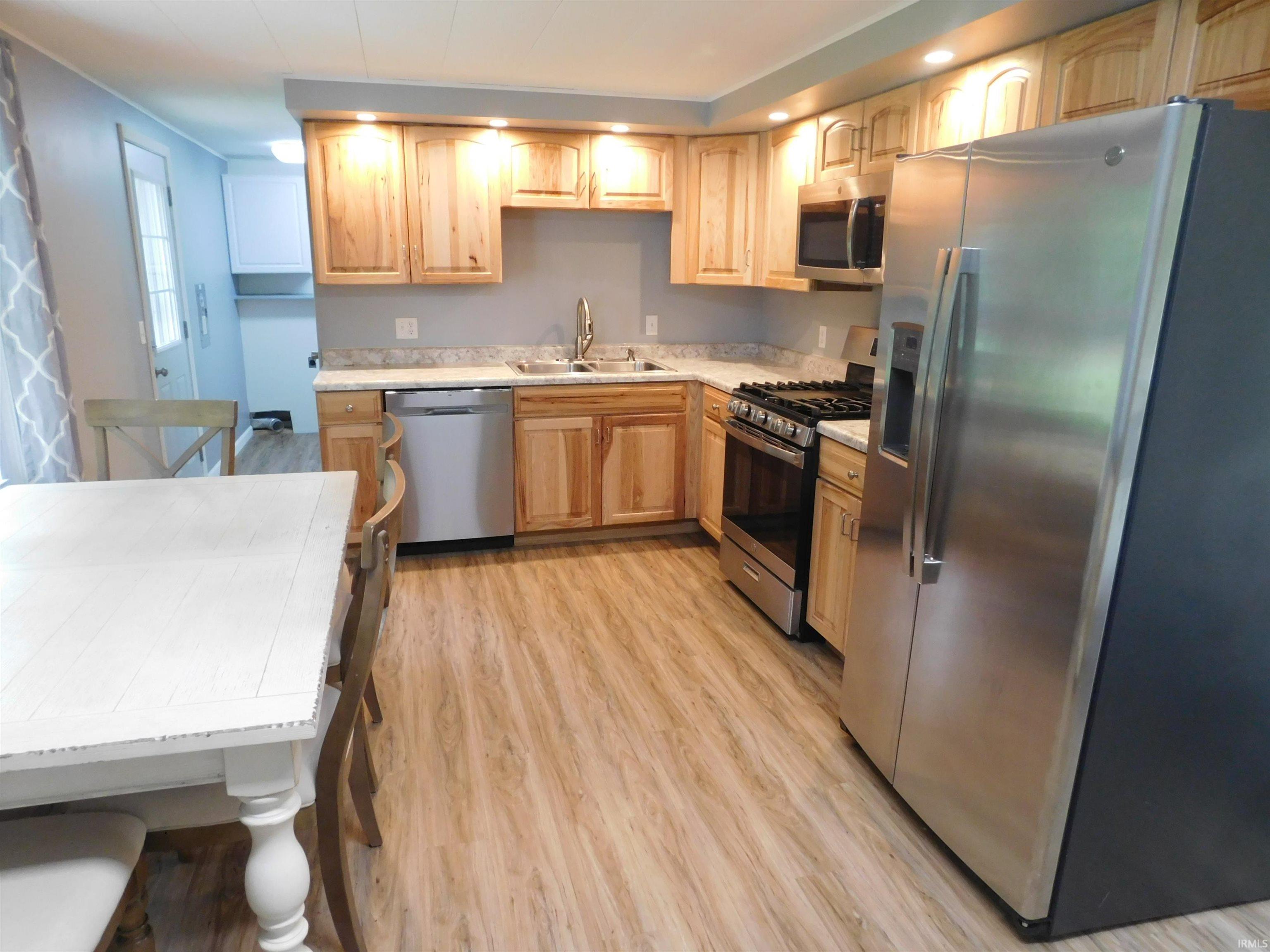 7531 W Crystal Lake Road Warsaw IN 46580