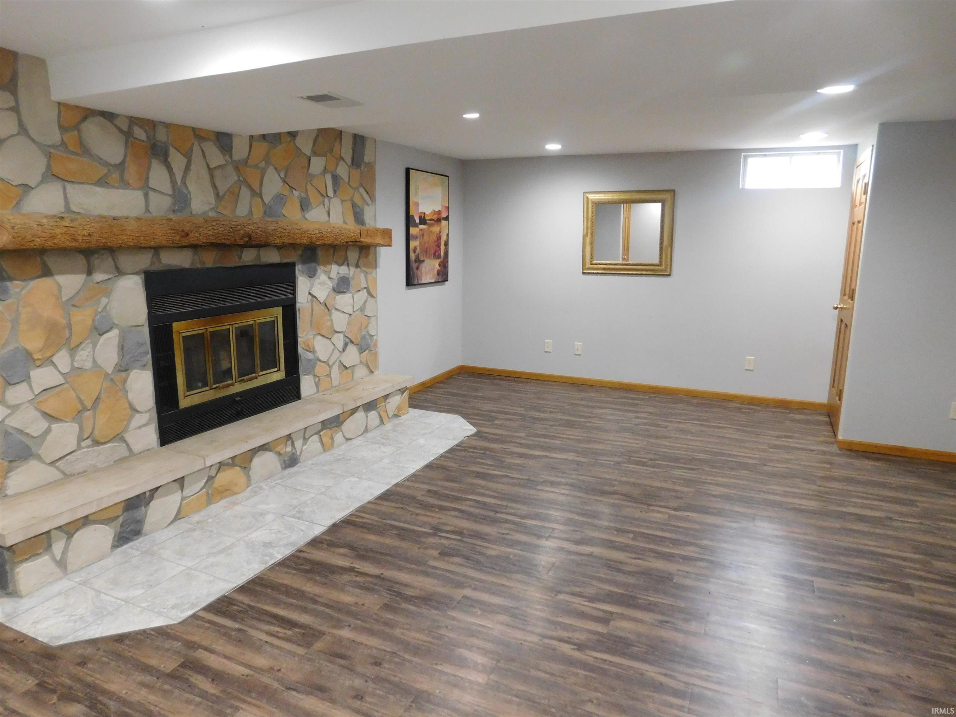 7531 W Crystal Lake Road Warsaw IN 46580