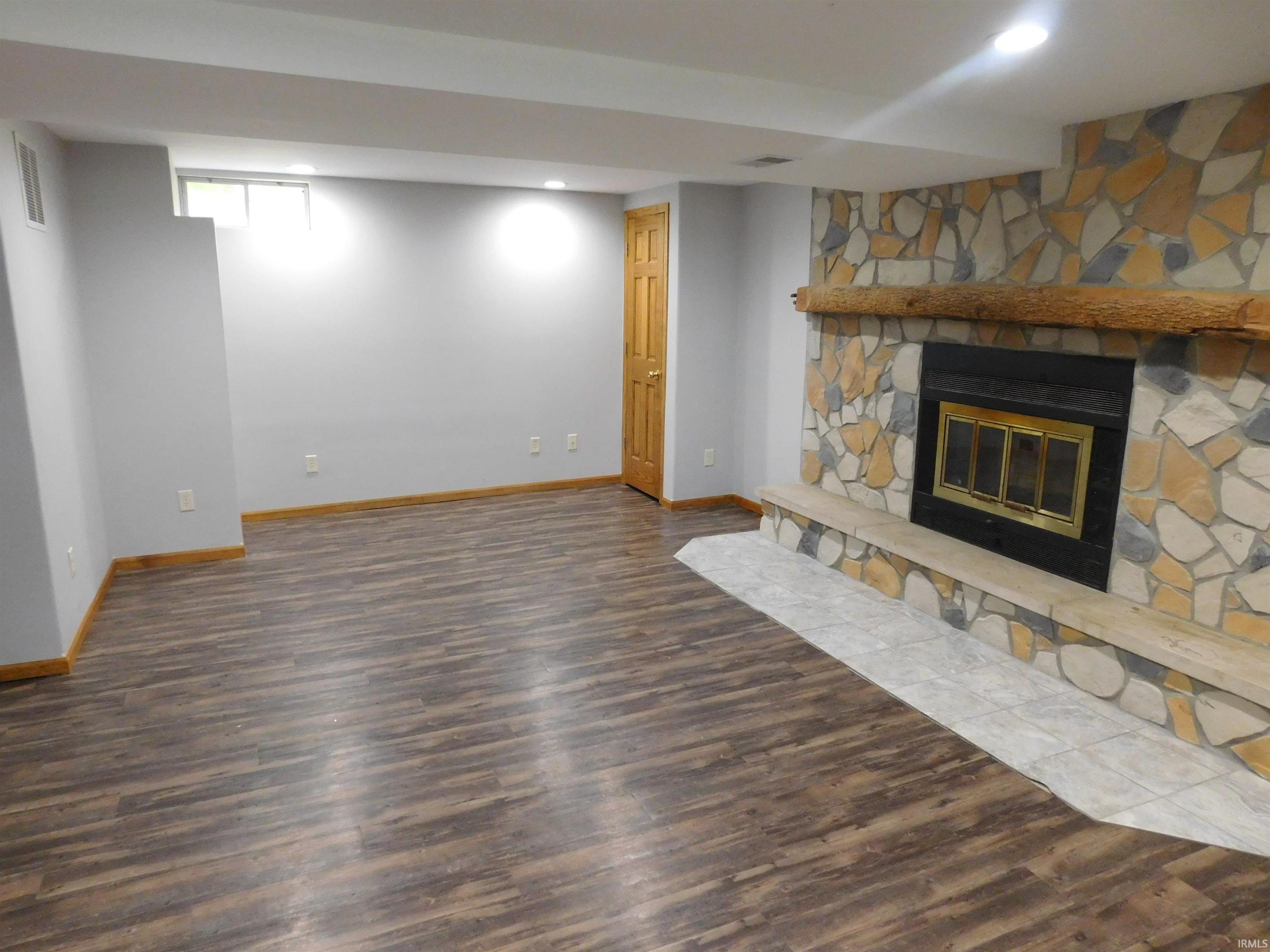 7531 W Crystal Lake Road Warsaw IN 46580