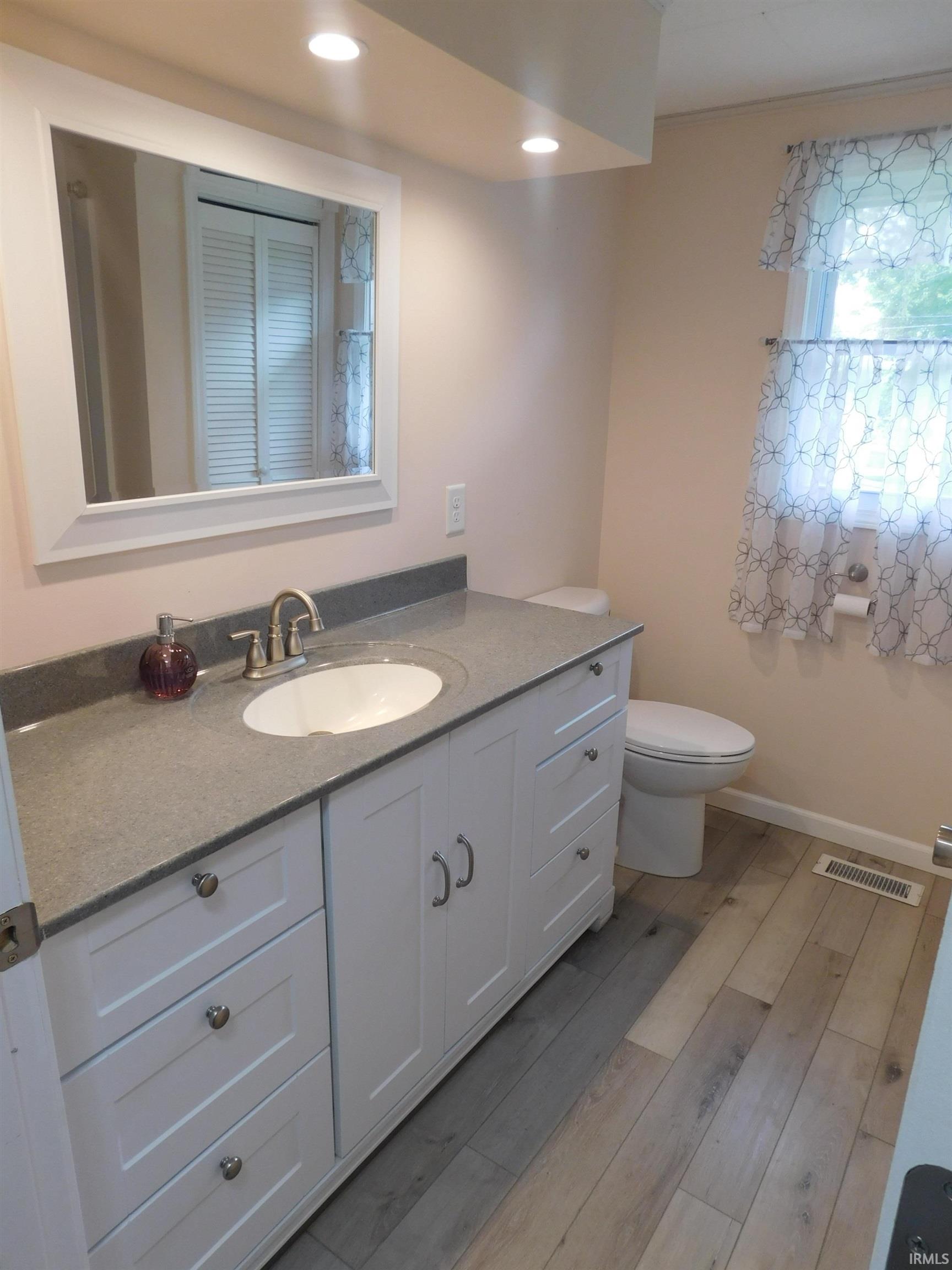 7531 W Crystal Lake Road Warsaw IN 46580