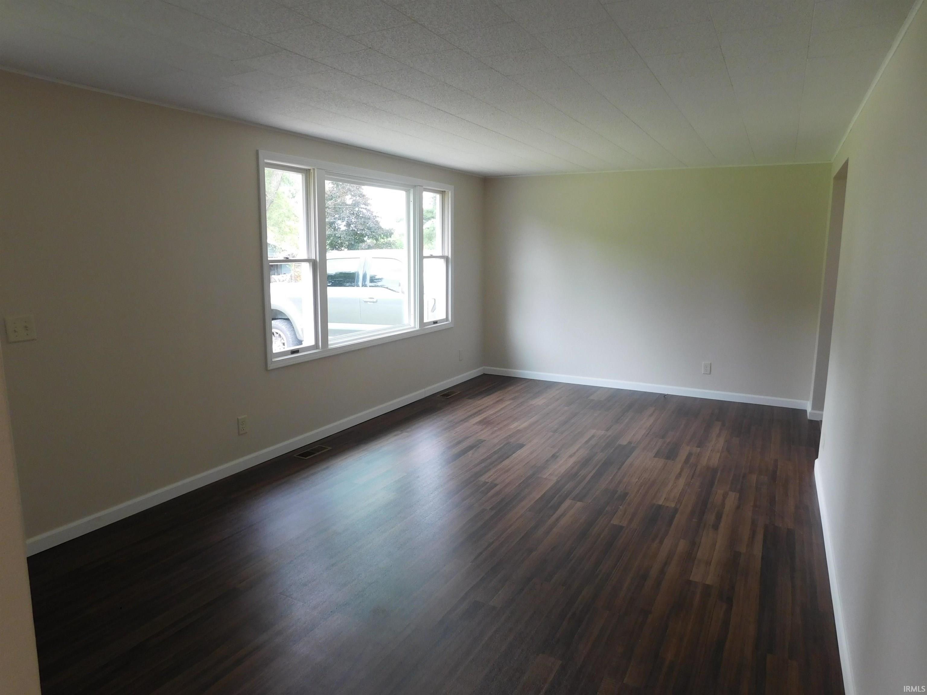 7531 W Crystal Lake Road Warsaw IN 46580