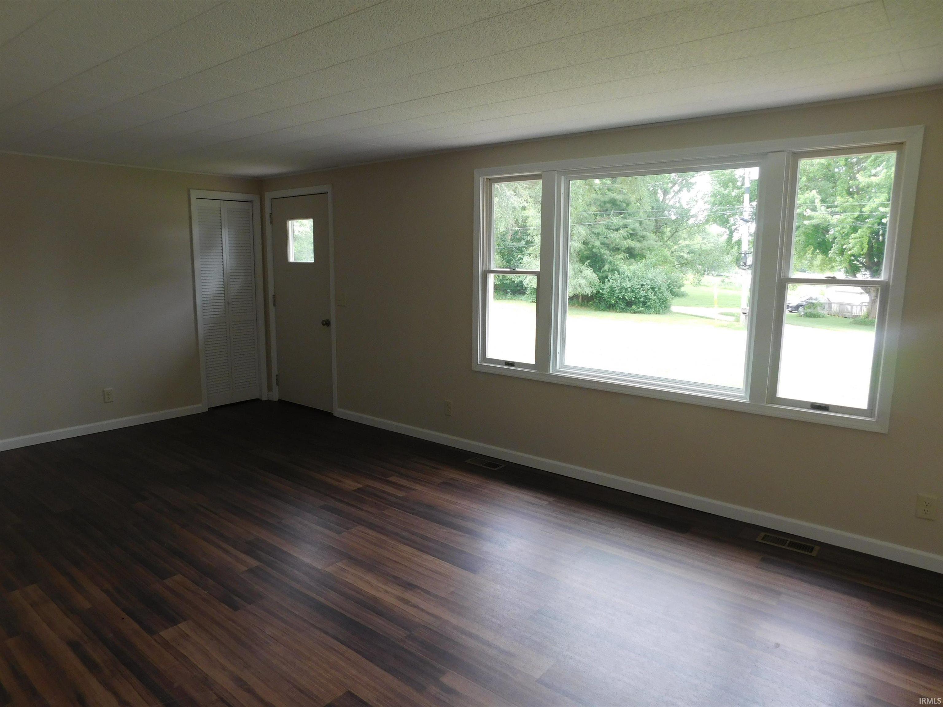 7531 W Crystal Lake Road Warsaw IN 46580
