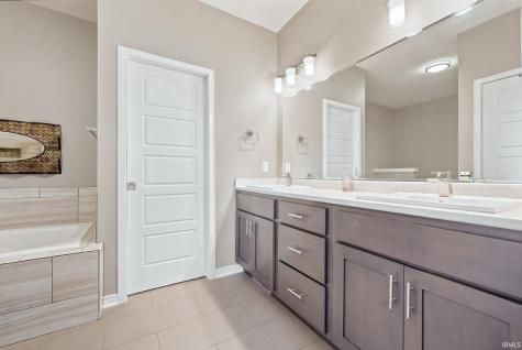1263 Jacobs Drive Fort Wayne IN 46814