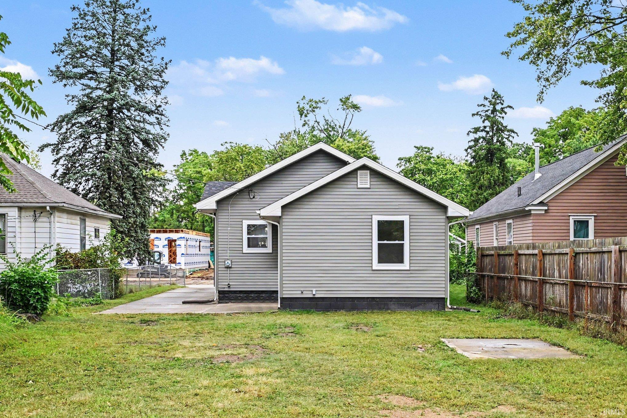 1314 Corby Boulevard South Bend IN 46617