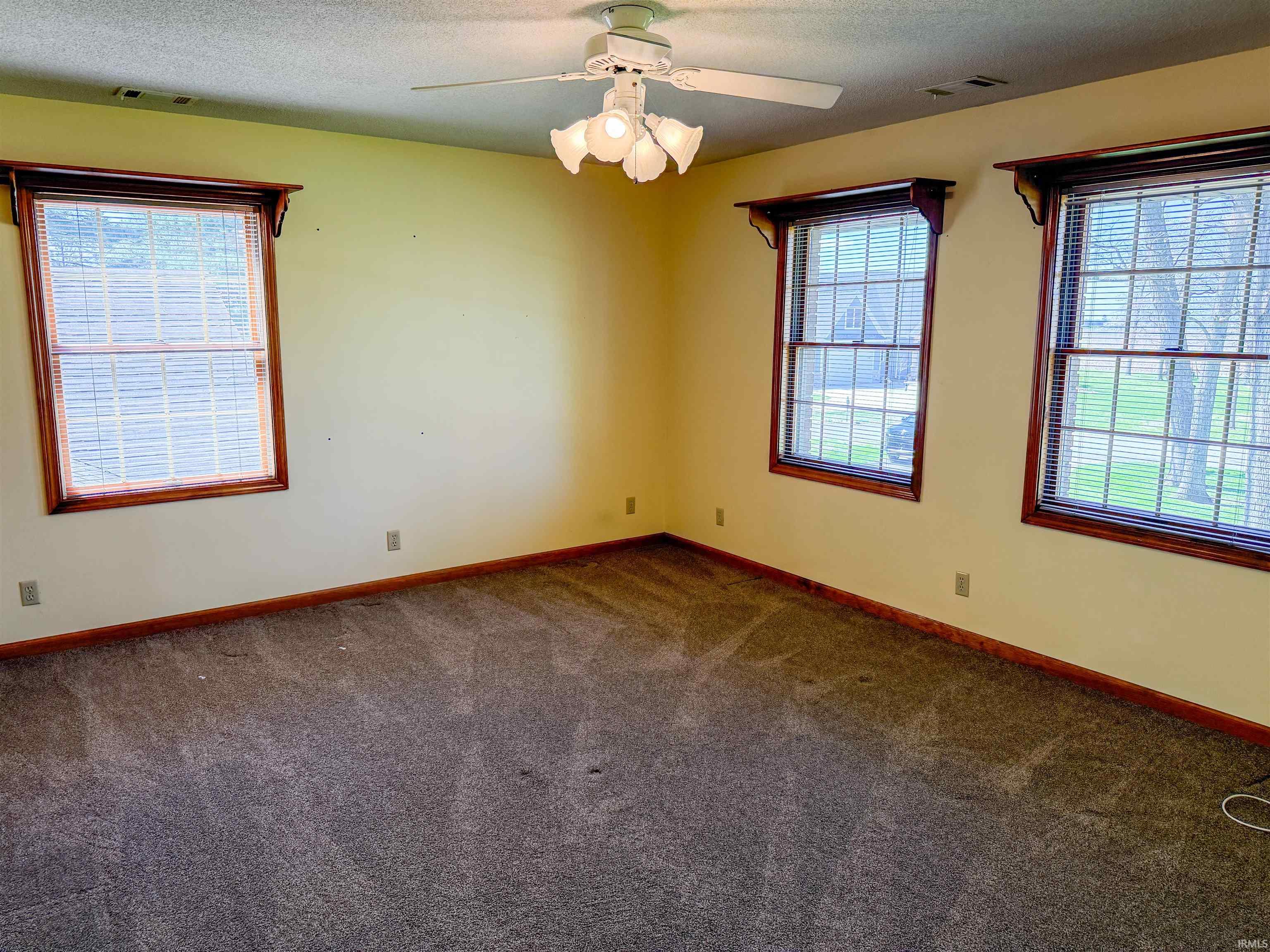 971 S Prairiewood Drive Rochester IN 46975