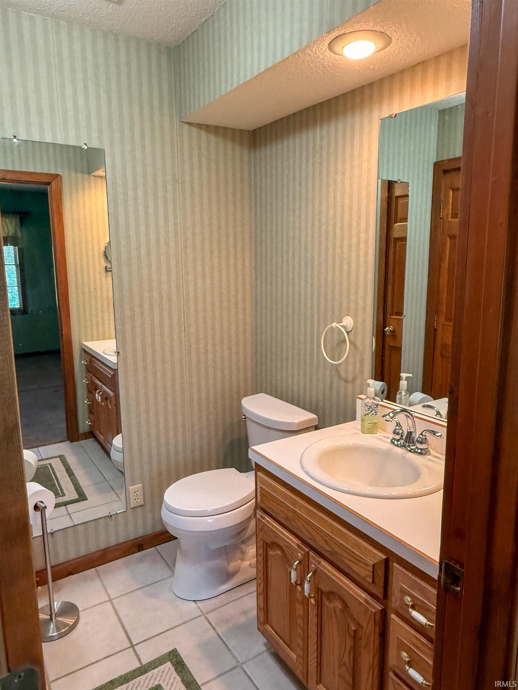 971 S Prairiewood Drive Rochester IN 46975