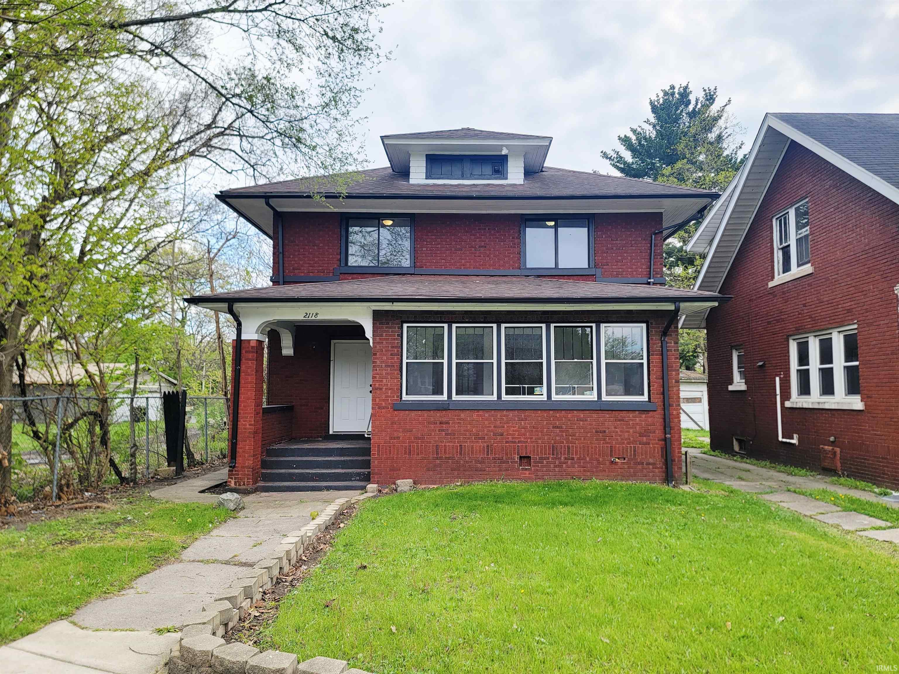 2118 Lincoln Way W South Bend IN 46628