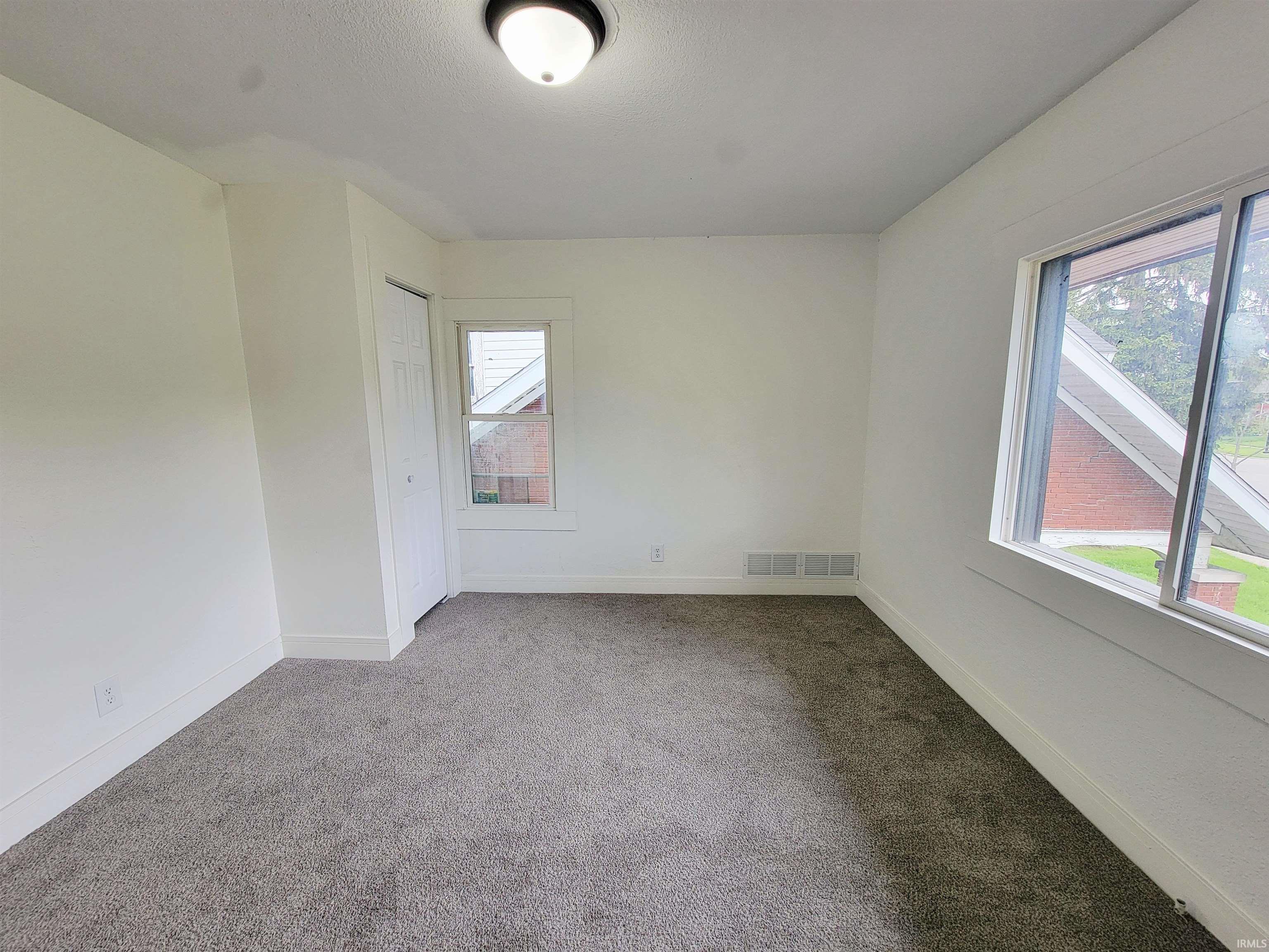 2118 Lincoln Way W South Bend IN 46628