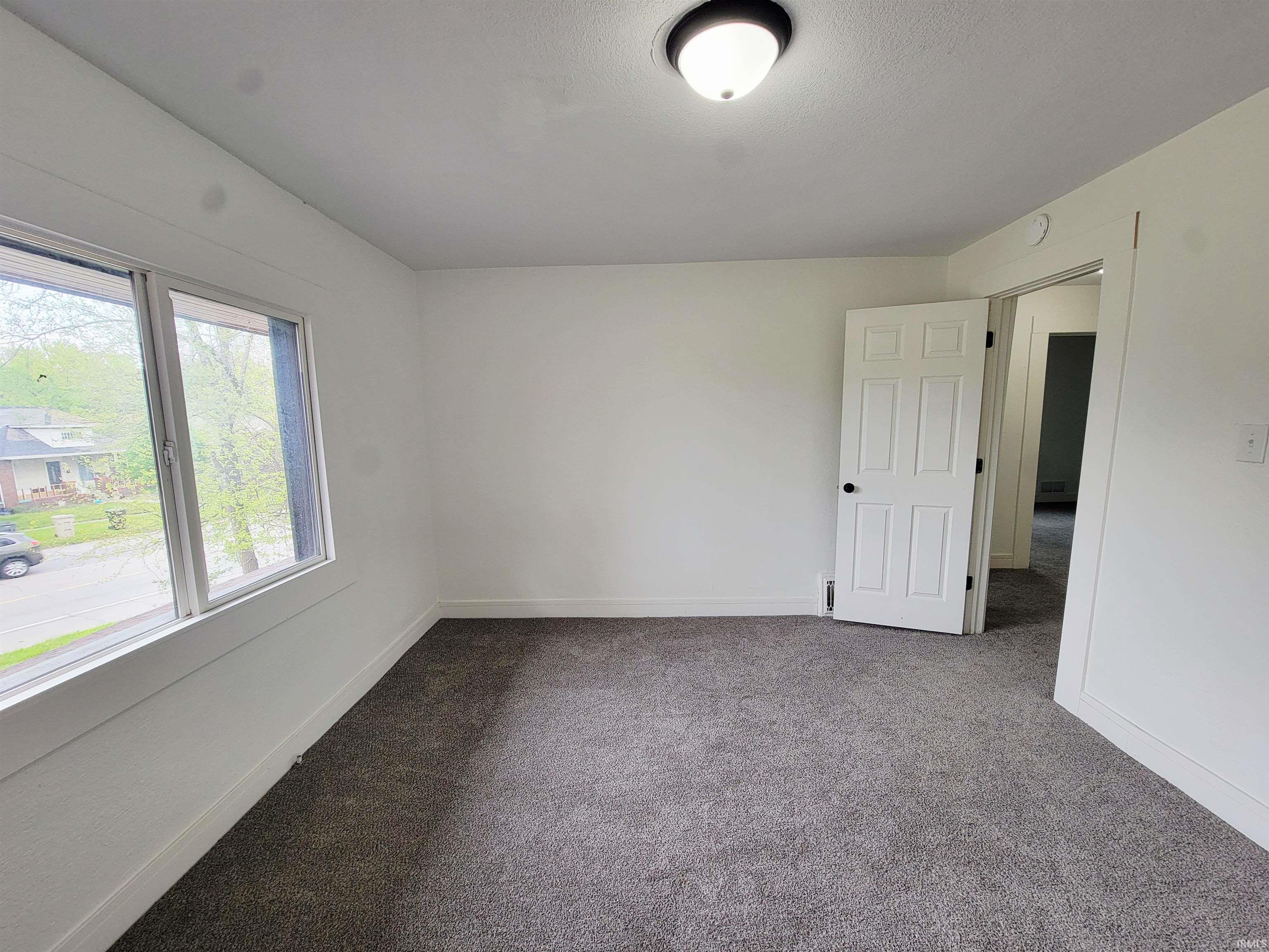 2118 Lincoln Way W South Bend IN 46628