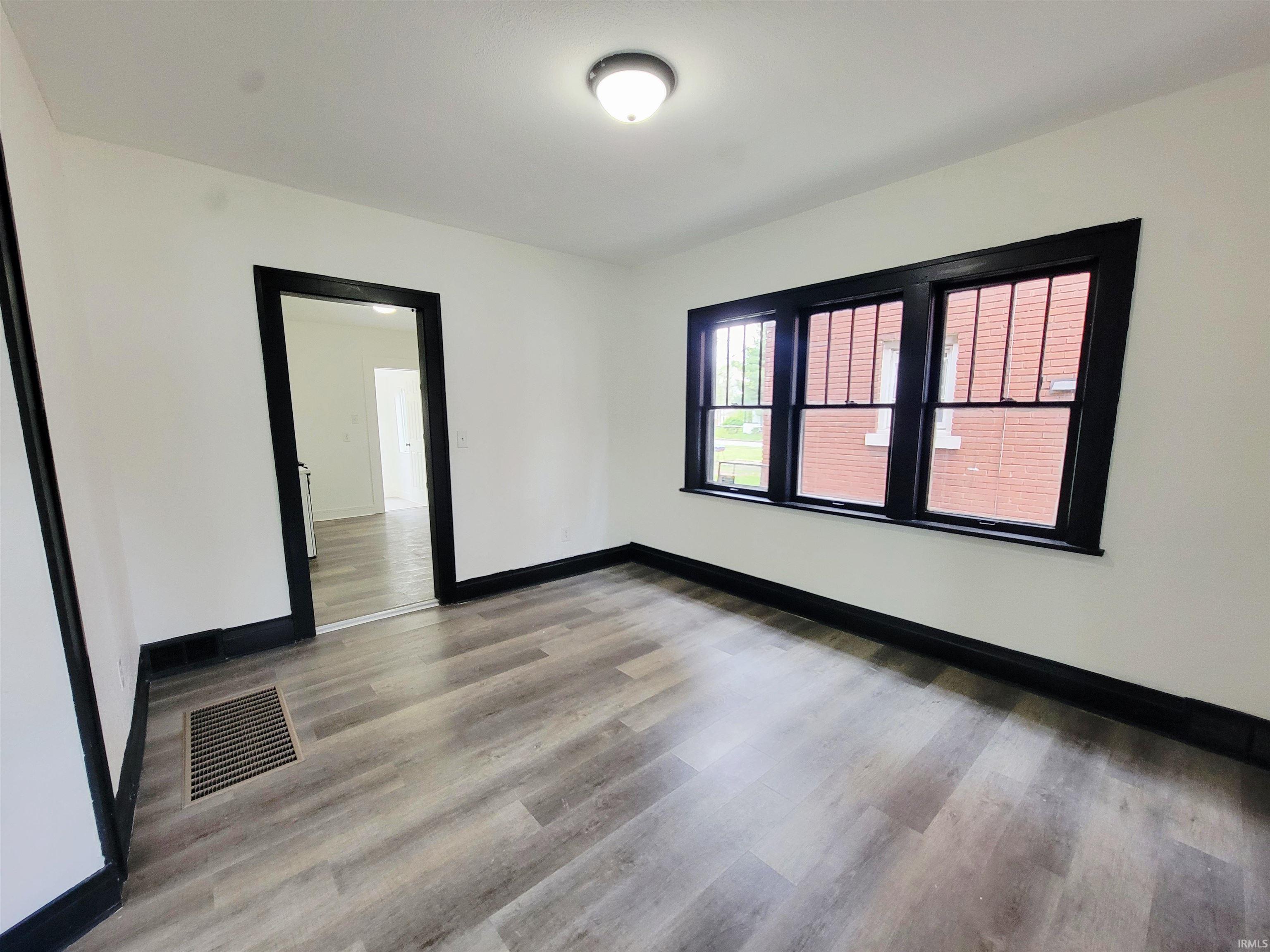 2118 Lincoln Way W South Bend IN 46628