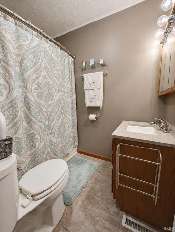 2190 E 100 S Knox IN 46534