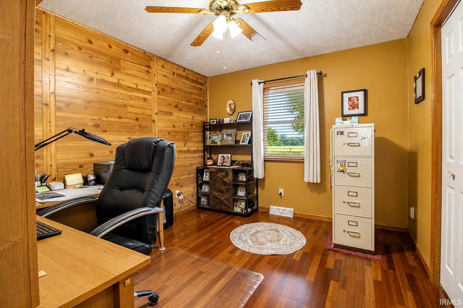 2190 E 100 S Knox IN 46534