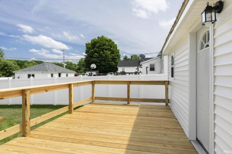 305 S Madison Street Darlington IN 47940