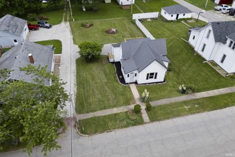 305 S Madison Street Darlington IN 47940