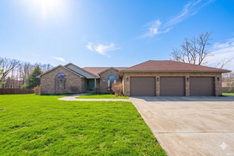 209 N Copperwood Court Muncie IN 47304