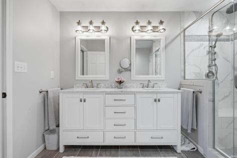 209 N Copperwood Court Muncie IN 47304