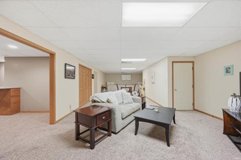 209 N Copperwood Court Muncie IN 47304