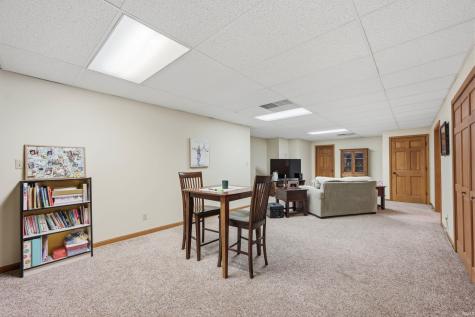 209 N Copperwood Court Muncie IN 47304