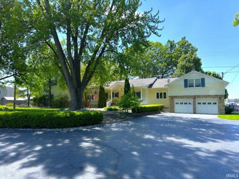 2636 N Peterson Drive Monticello IN 47960