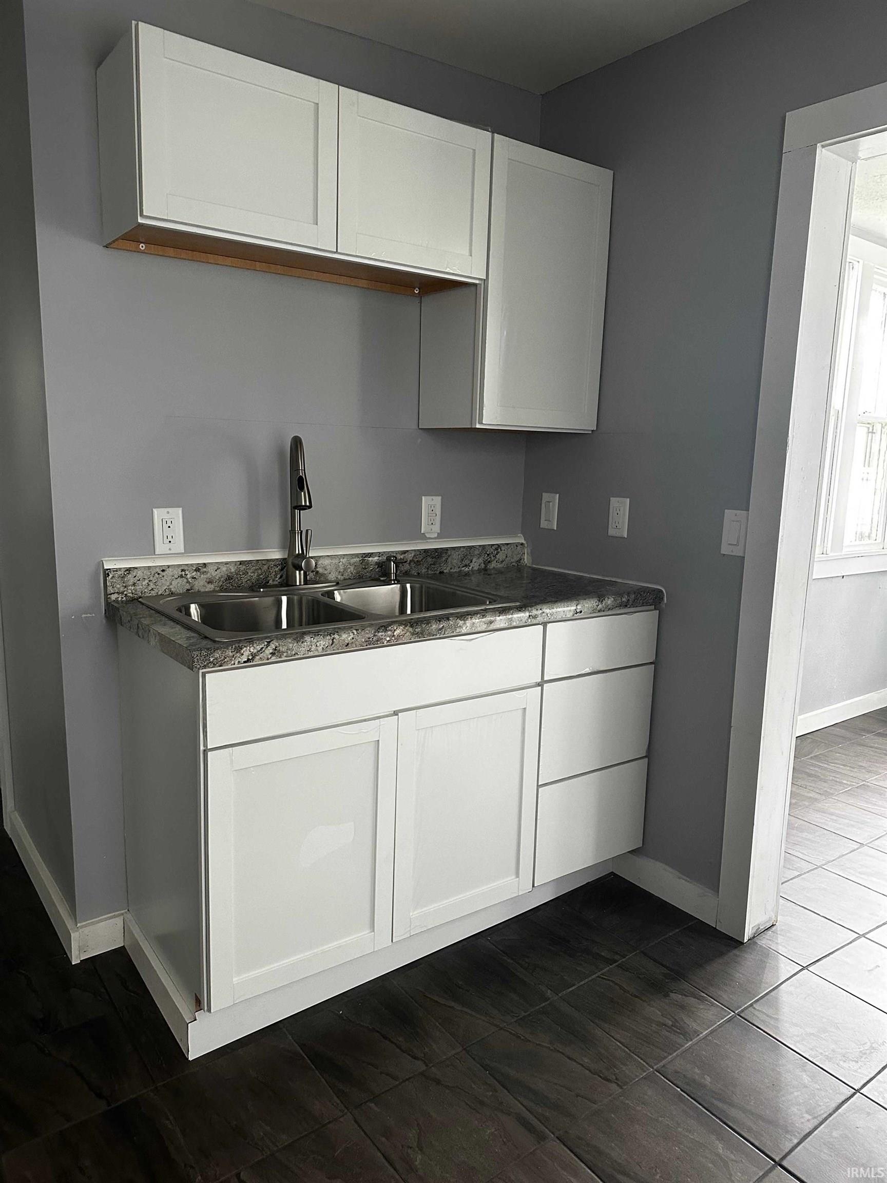 406 E Broadway Street South Bend IN 46601