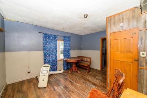 822 W Franklin Street Hartford City IN 47348