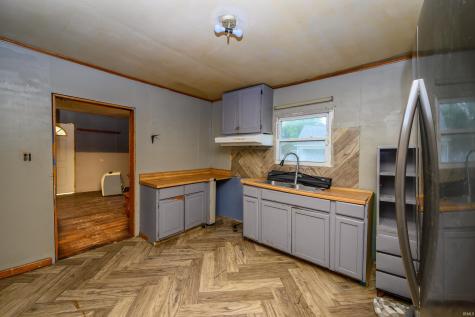 822 W Franklin Street Hartford City IN 47348