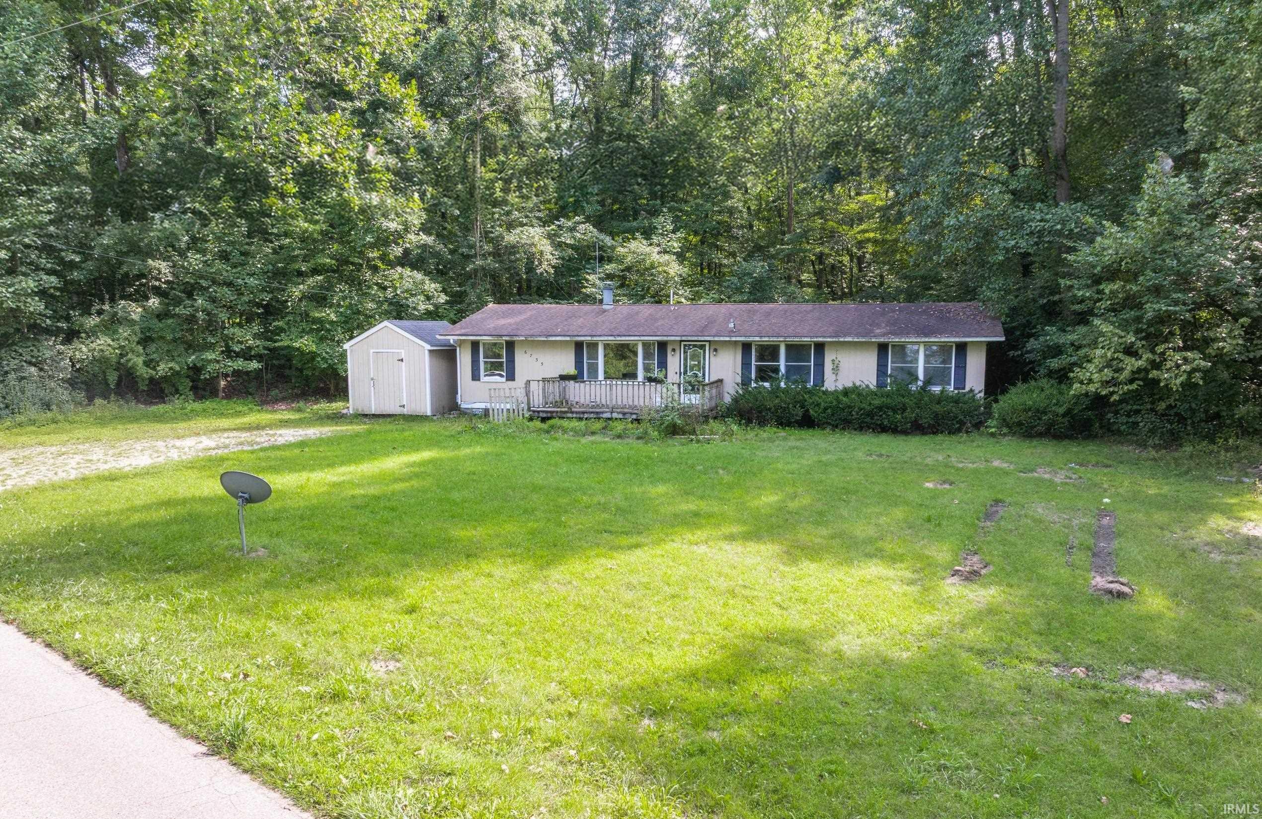 6735 E South Barbee Drive Pierceton IN 46562