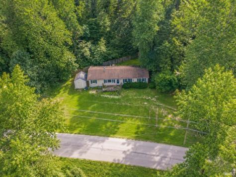 6735 E South Barbee Drive Pierceton IN 46562