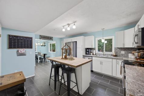 7275 N Ferry Road Bloomfield IN 47424
