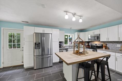 7275 N Ferry Road Bloomfield IN 47424