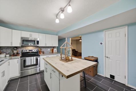 7275 N Ferry Road Bloomfield IN 47424